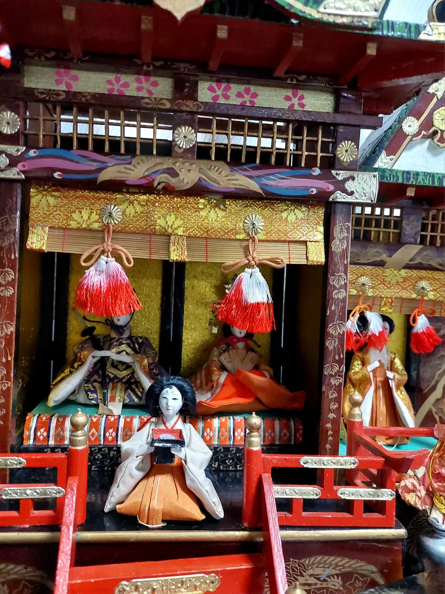 御殿作りのお雛さま🎎｜園芸日記bySみん｜みんなの趣味の園芸