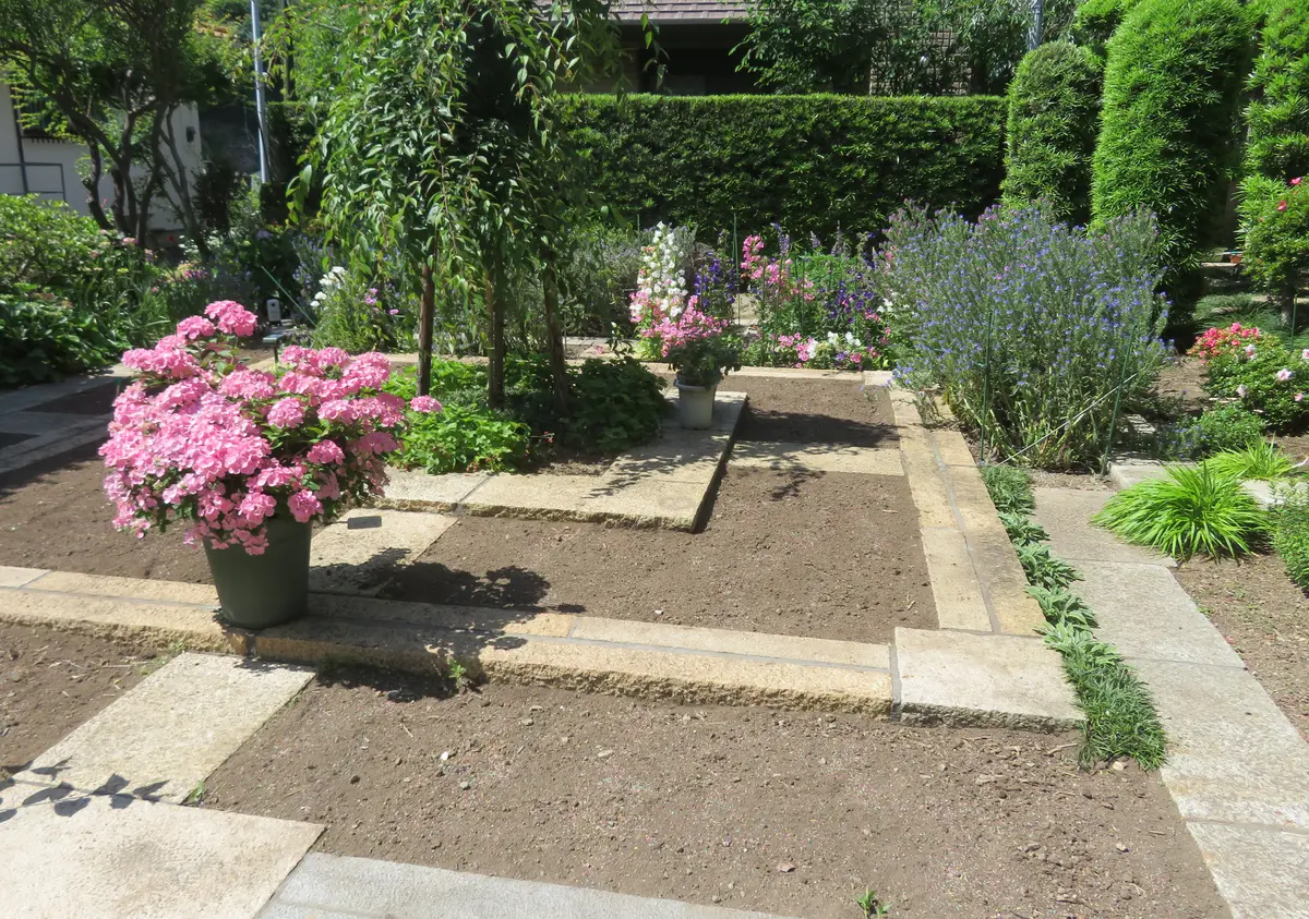 道楽花壇（夏～秋編）花壇を整える｜園芸日記byポチ太｜みんなの趣味の