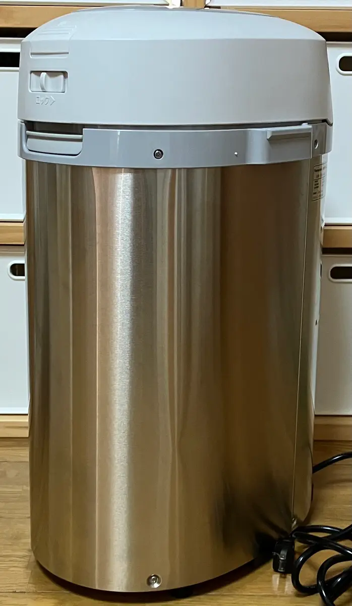 生ごみ処理機を使ってみた②毎日継ぎ足し投入、取り出しは2週間後｜そ