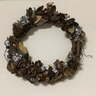 拾った木ノ実のリース。モミジバフウ「作ってみました！」の